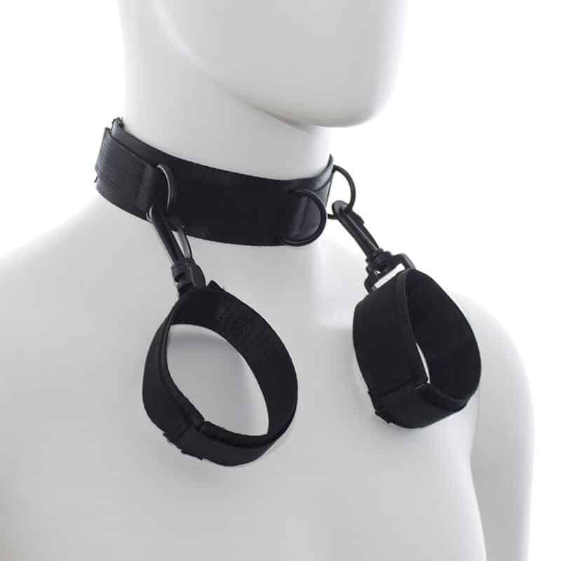OHMAMA FETISH – MENOTTES ET COLLIER EN NYLON