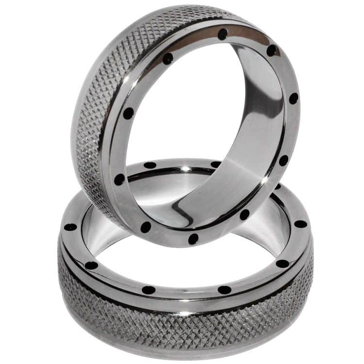 METAL HARD – ANNEAU POUR PÉNIS ET TESTICULES 50MM
